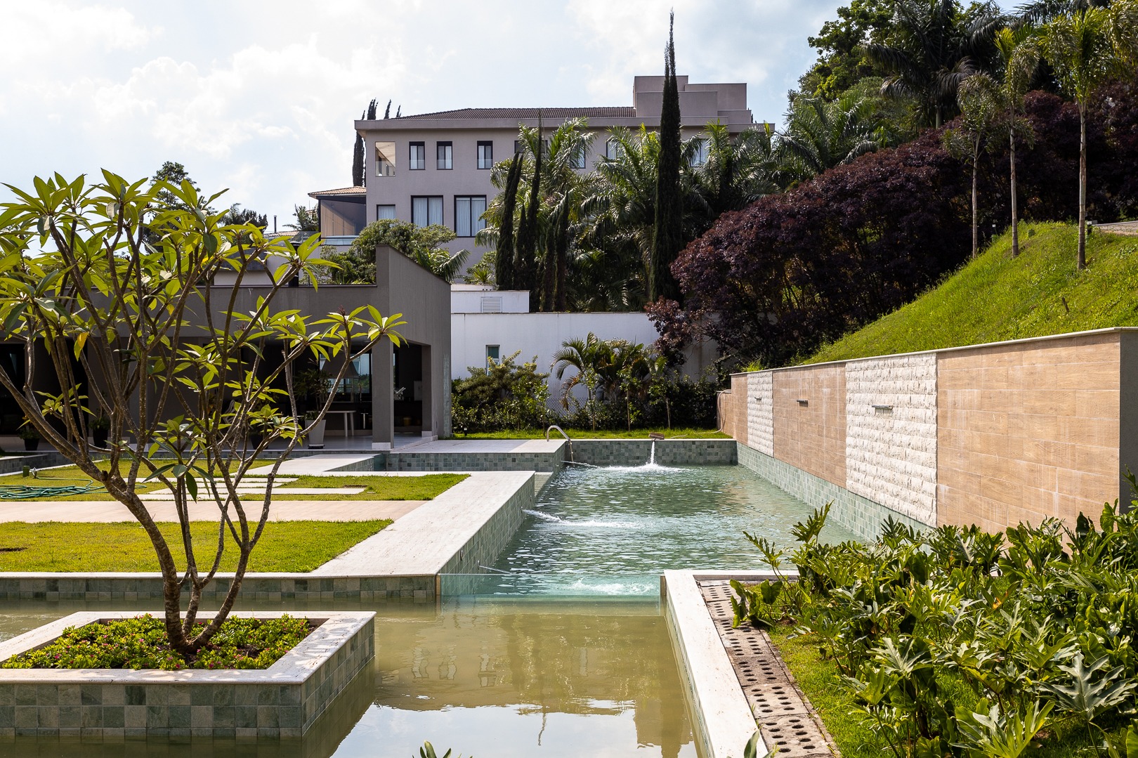 Casa, 4 quartos, 1305 m² - Foto 3