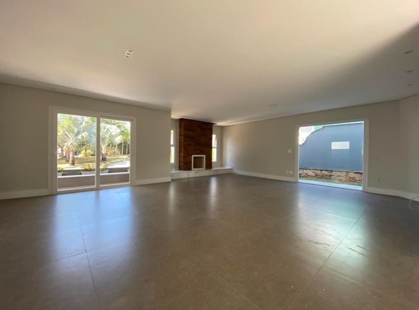 Casa de Condomínio à venda com 4 quartos, 540m² - Foto 3