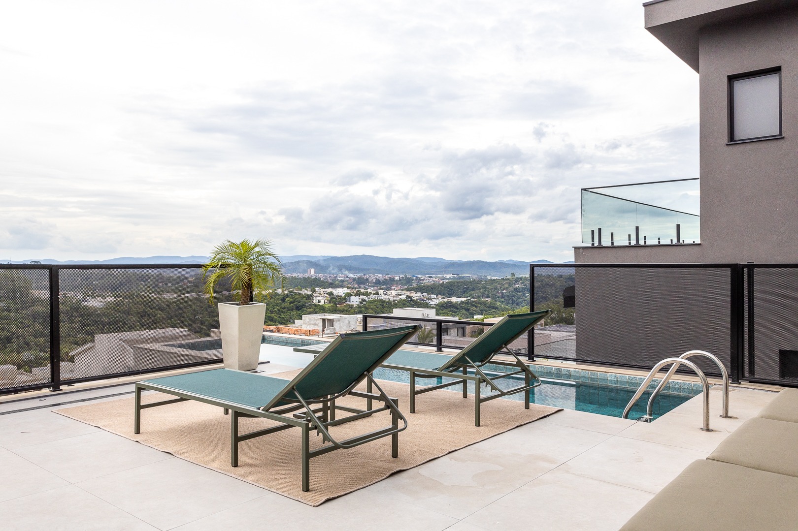 Casa, 4 quartos, 303 m² - Foto 1