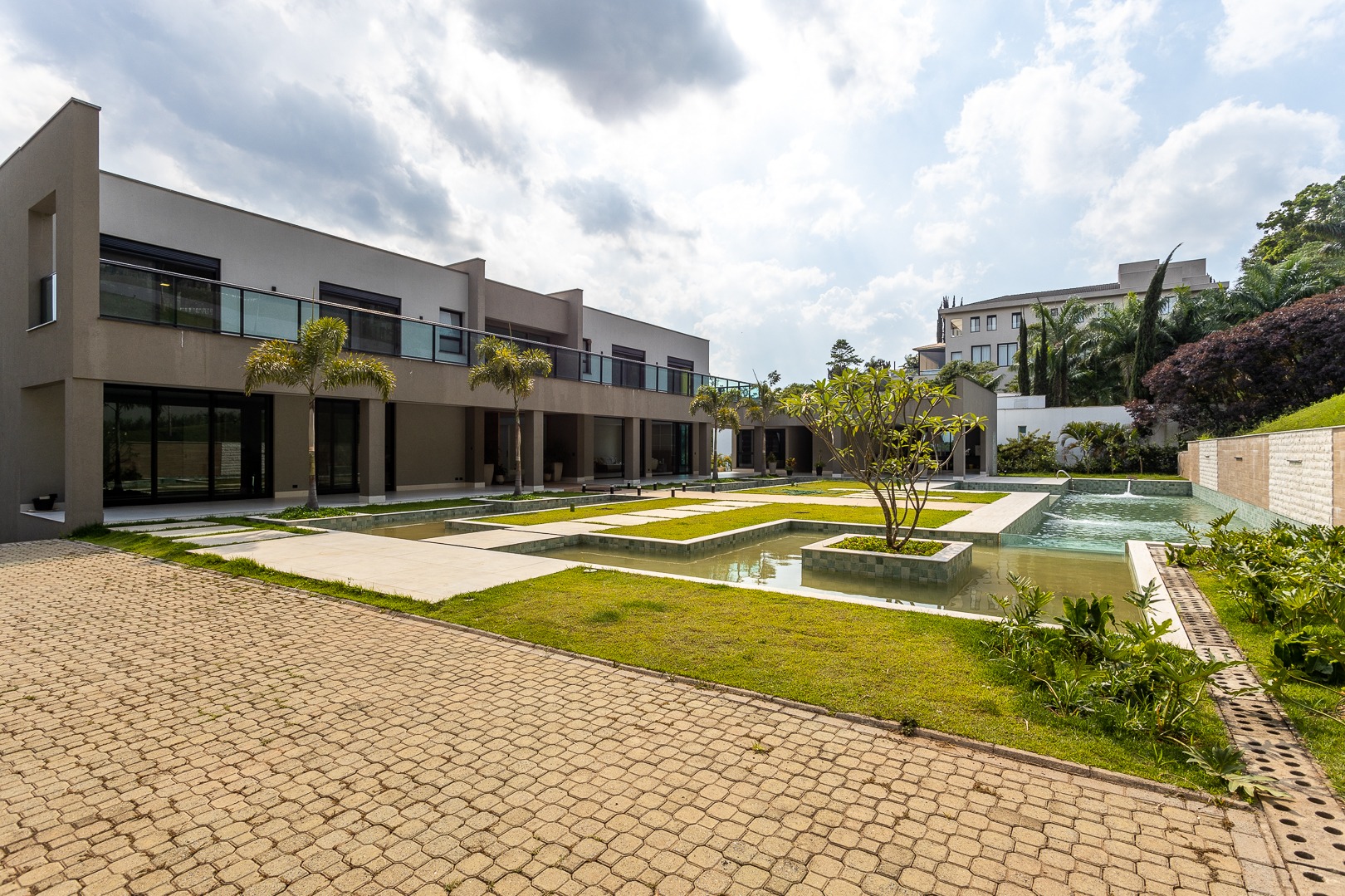 Casa, 4 quartos, 1305 m² - Foto 2