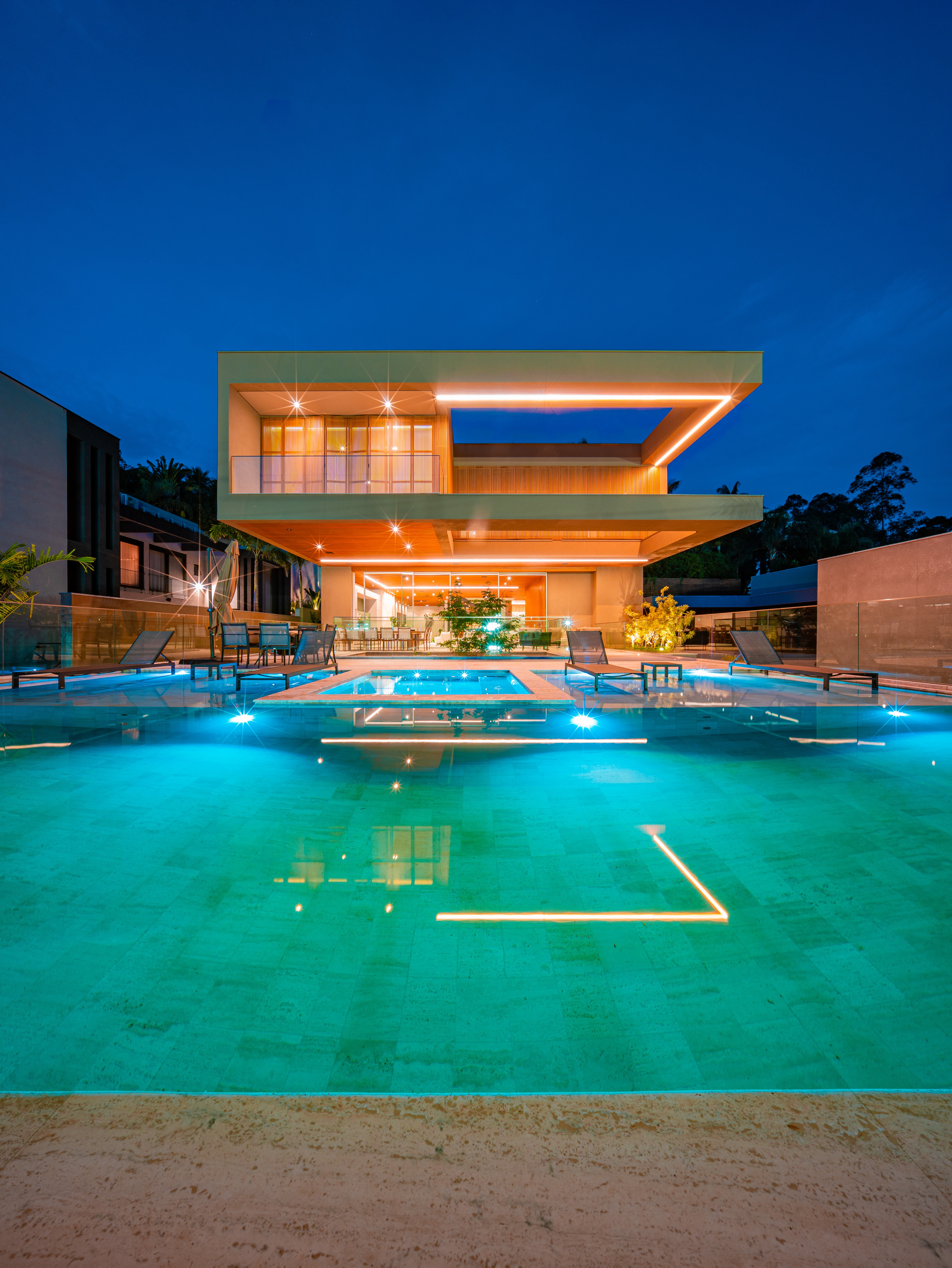 Casa, 6 quartos, 1100 m² - Foto 1