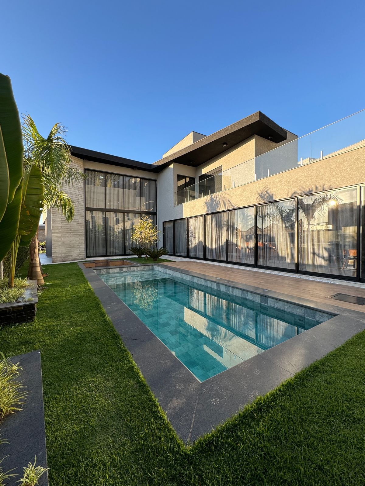 Casa, 4 quartos, 630 m² - Foto 1
