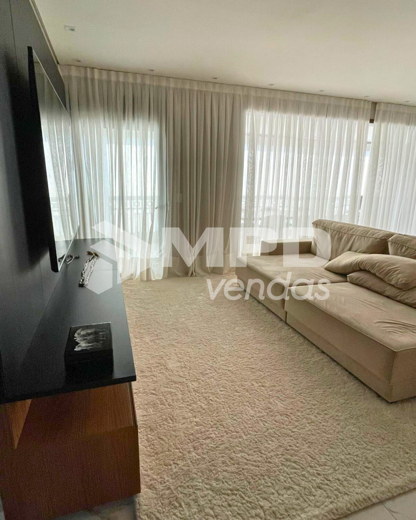 Apartamento, 3 quartos, 228 m² - Foto 2