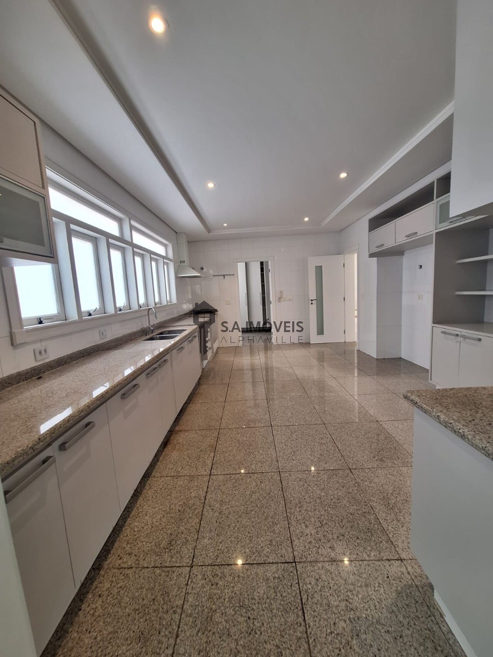 Casa de Condomínio para alugar com 4 quartos, 520m² - Foto 24