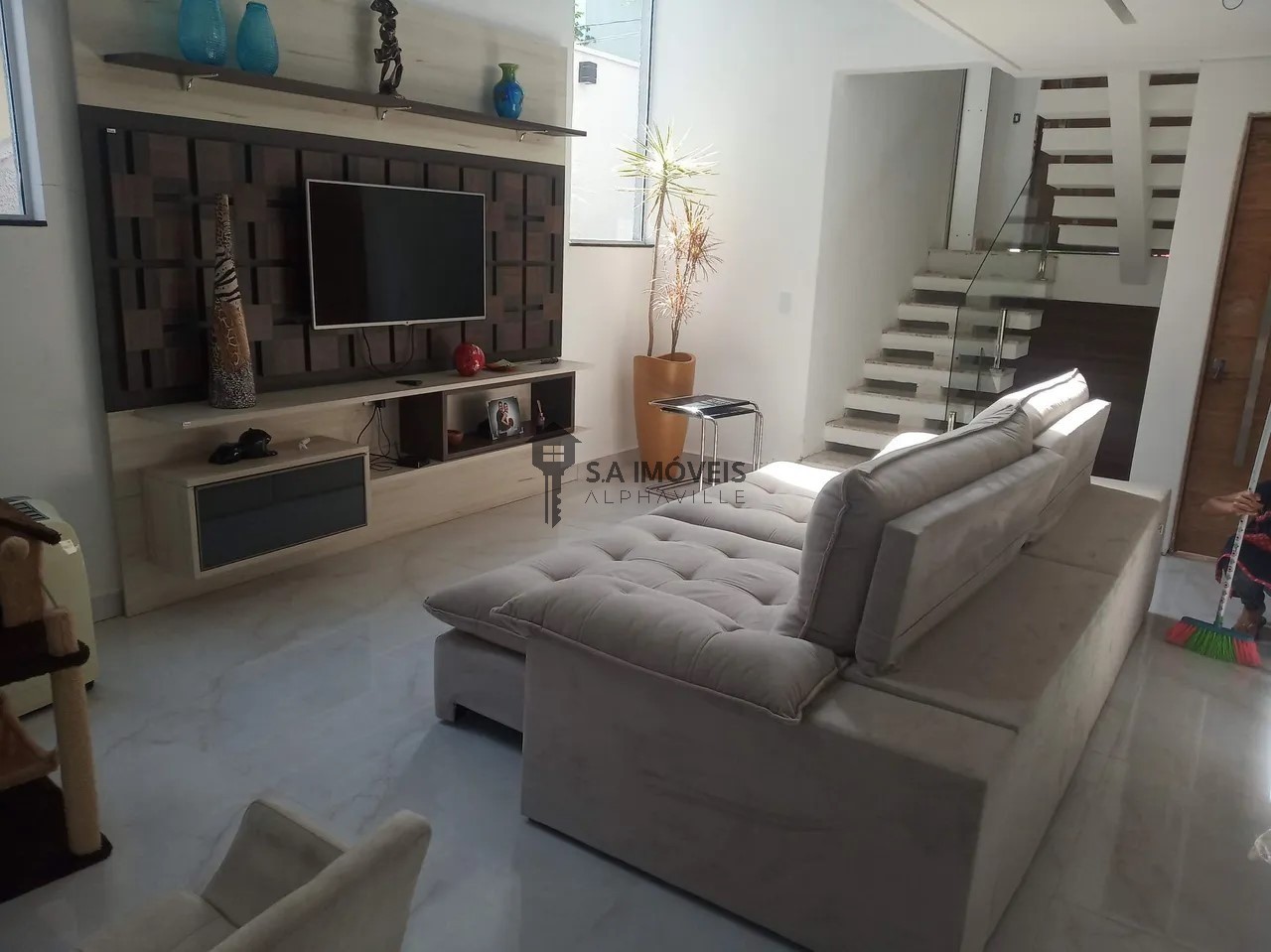 Casa de Condomínio à venda com 4 quartos, 330m² - Foto 2