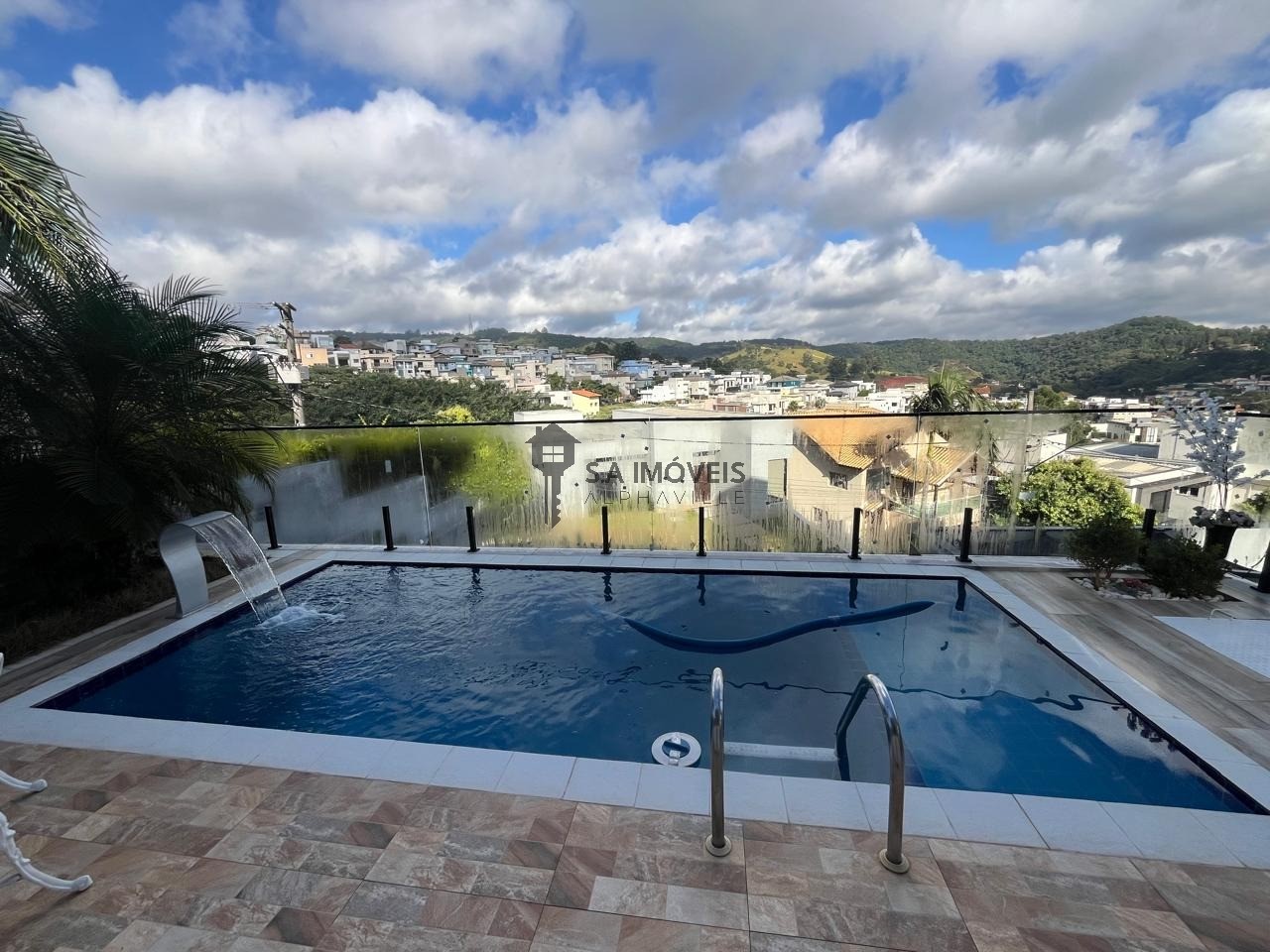 Casa de Condomínio à venda com 3 quartos, 290m² - Foto 1
