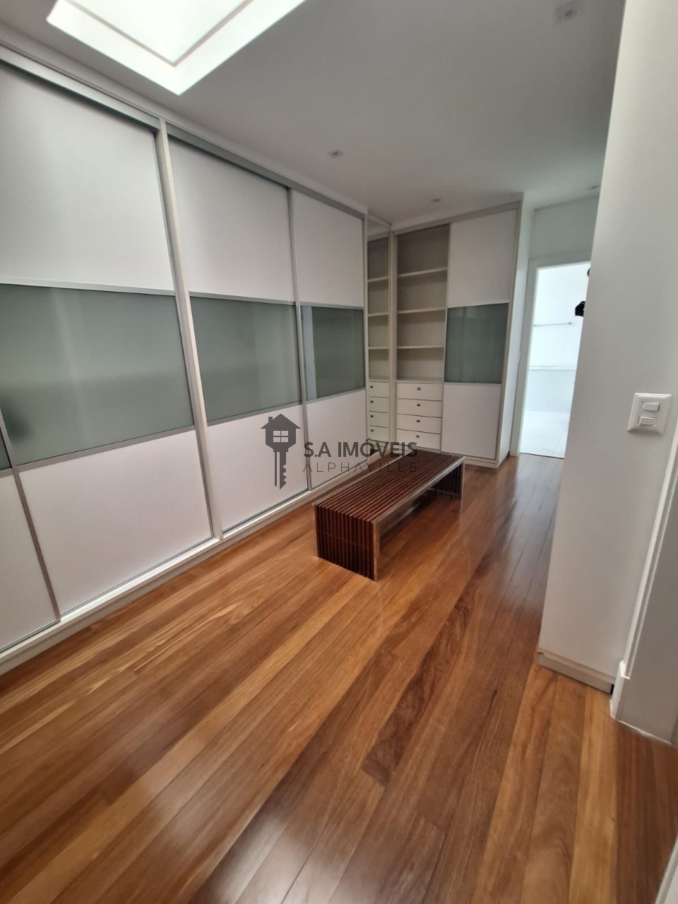 Casa de Condomínio para alugar com 4 quartos, 520m² - Foto 4