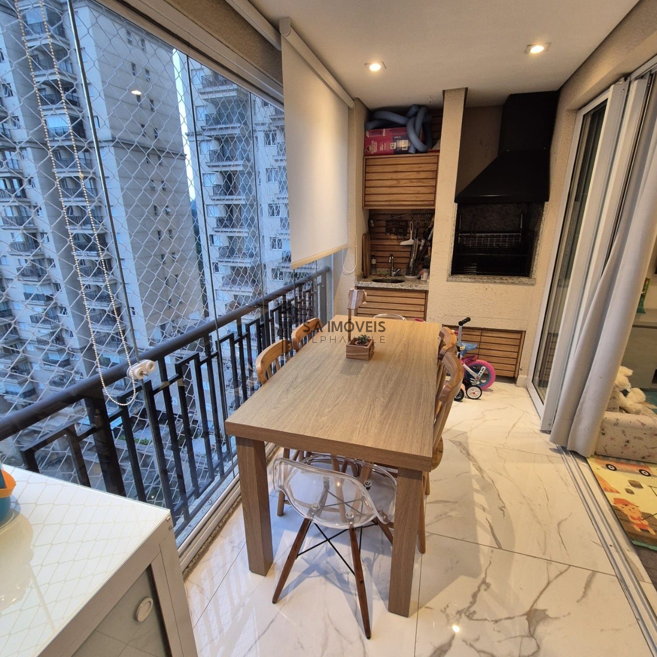 Apartamento à venda com 3 quartos, 107m² - Foto 2