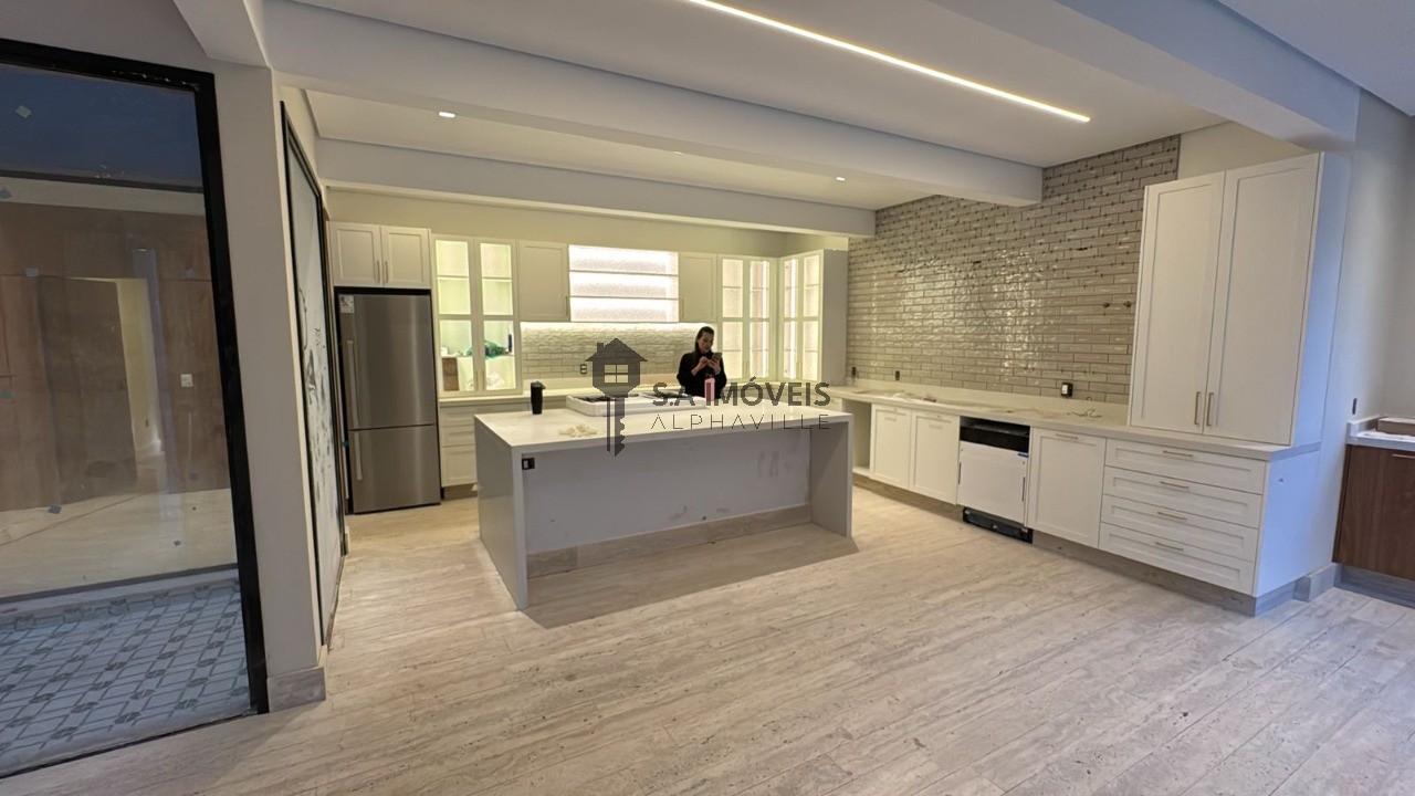 Casa de Condomínio à venda com 4 quartos, 420m² - Foto 2