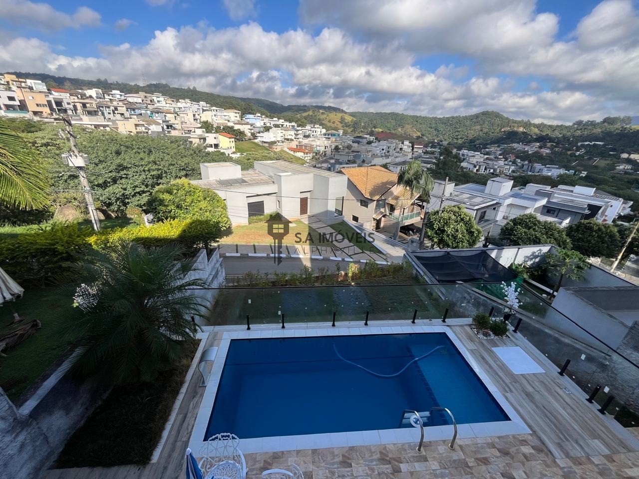 Casa de Condomínio à venda com 3 quartos, 290m² - Foto 2