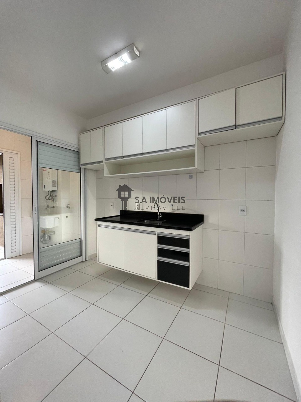 Apartamento à venda com 2 quartos, 64m² - Foto 4