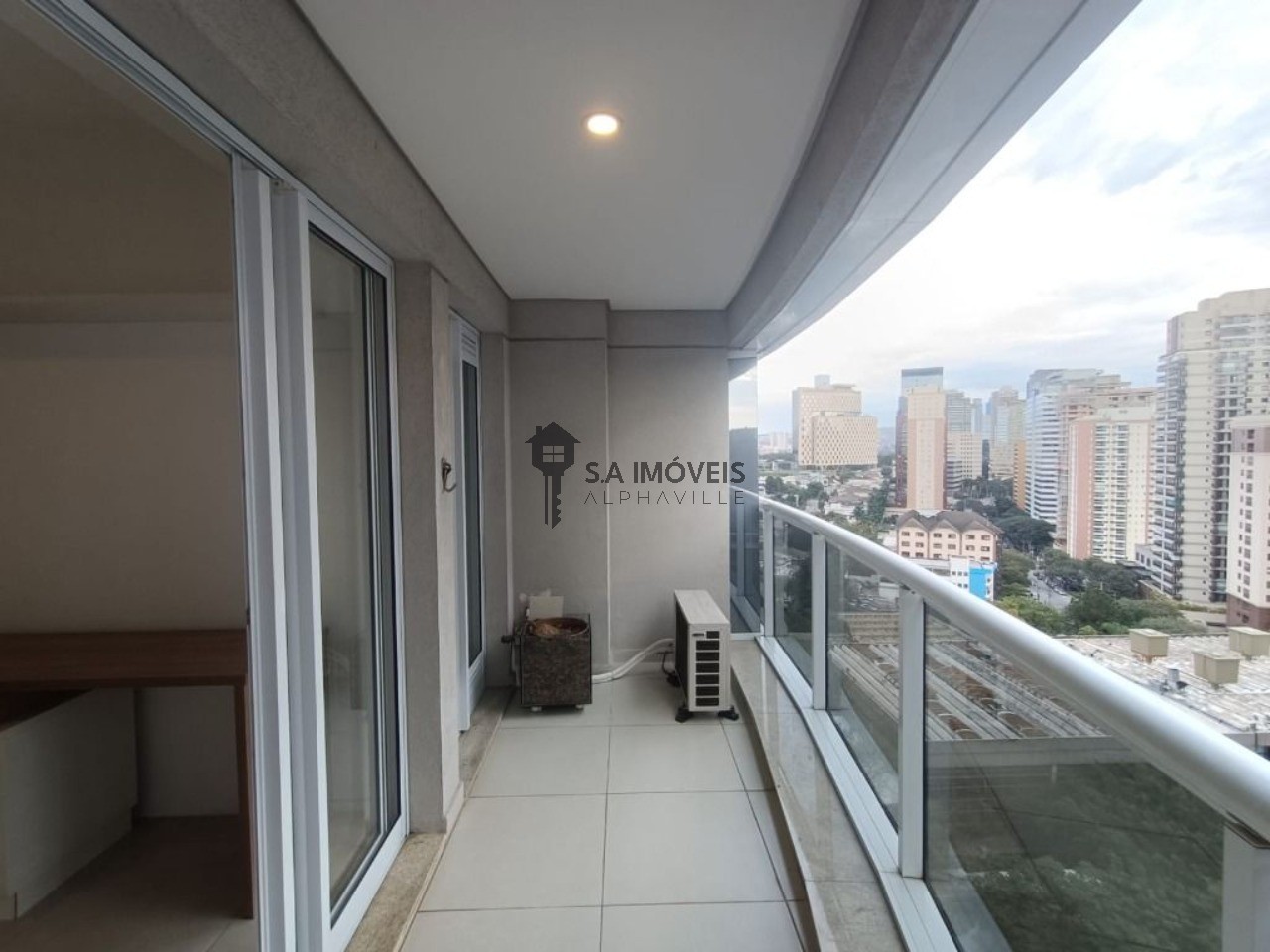 Apartamento para alugar com 2 quartos, 77m² - Foto 4