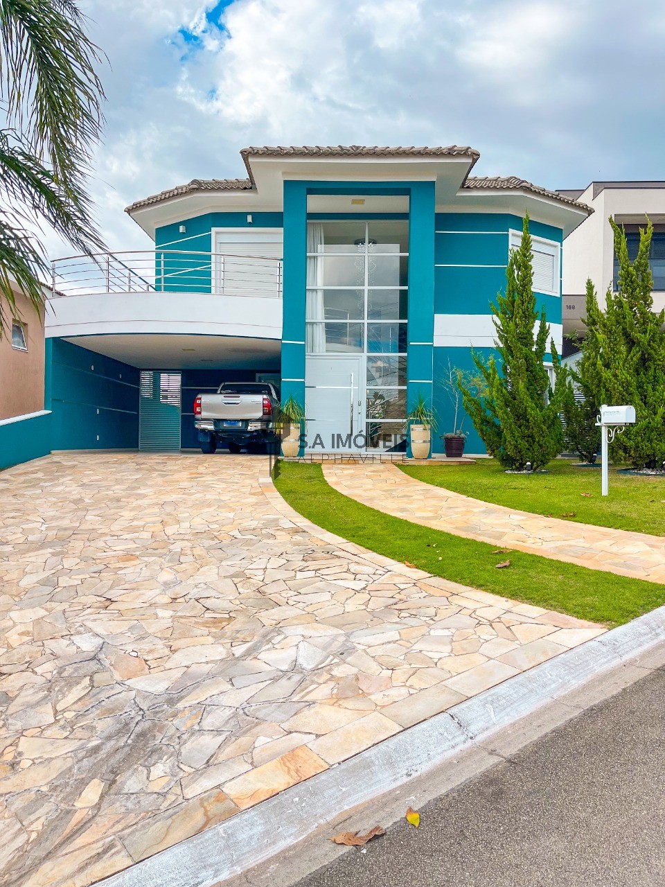 Casa de Condomínio à venda com 5 quartos, 356m² - Foto 1