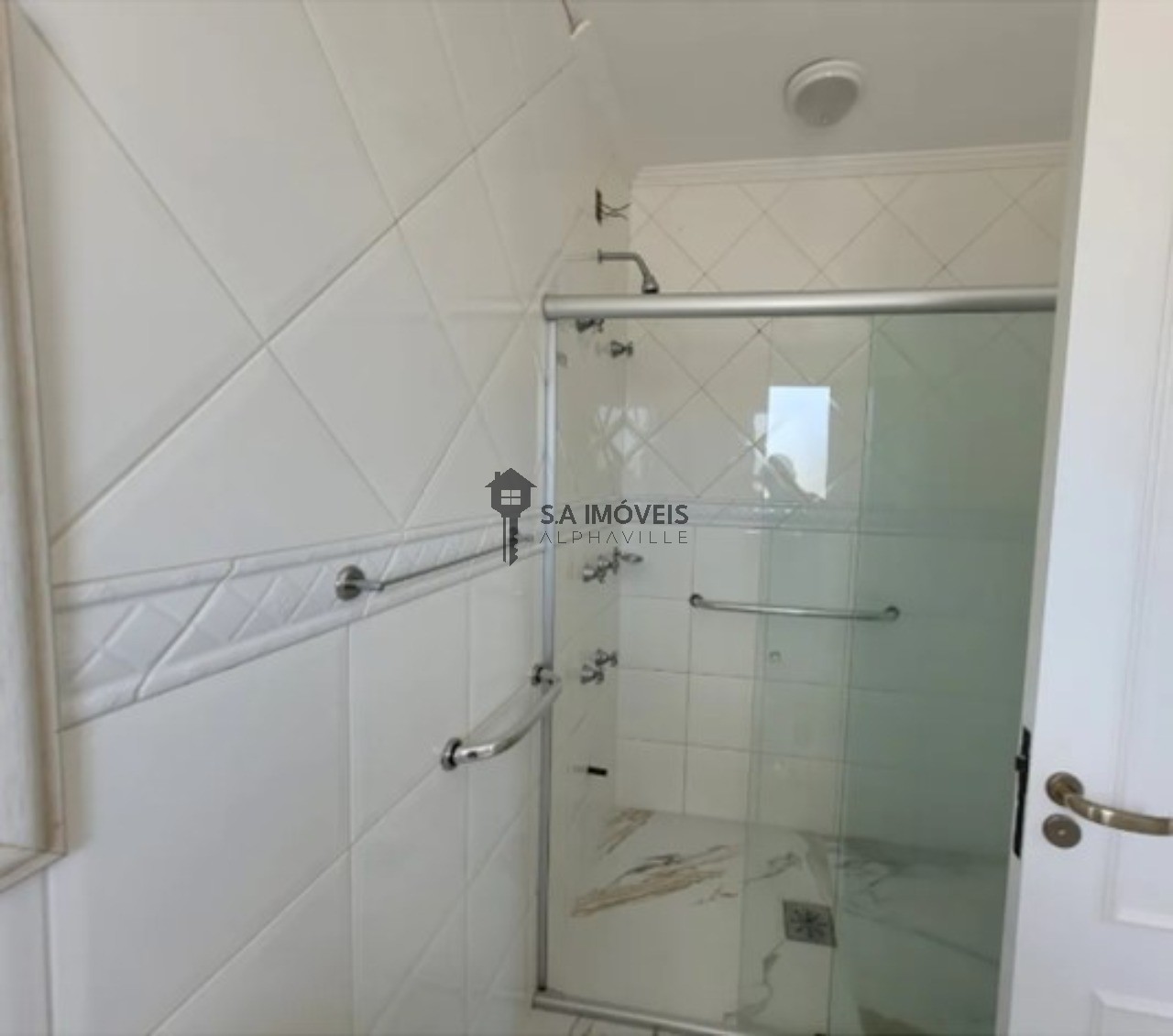 Casa de Condomínio para alugar com 3 quartos, 450m² - Foto 15