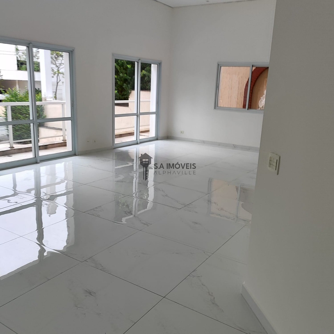 Casa de Condomínio para alugar com 4 quartos, 450m² - Foto 4