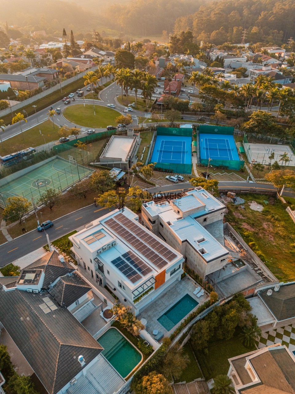Casa de Condomínio à venda com 5 quartos, 962m² - Foto 3