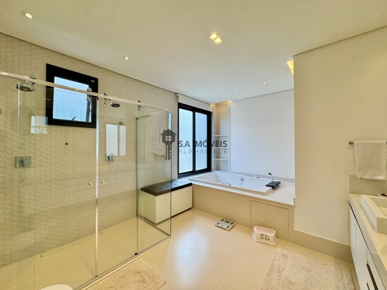 Casa de Condomínio à venda com 4 quartos, 475m² - Foto 8