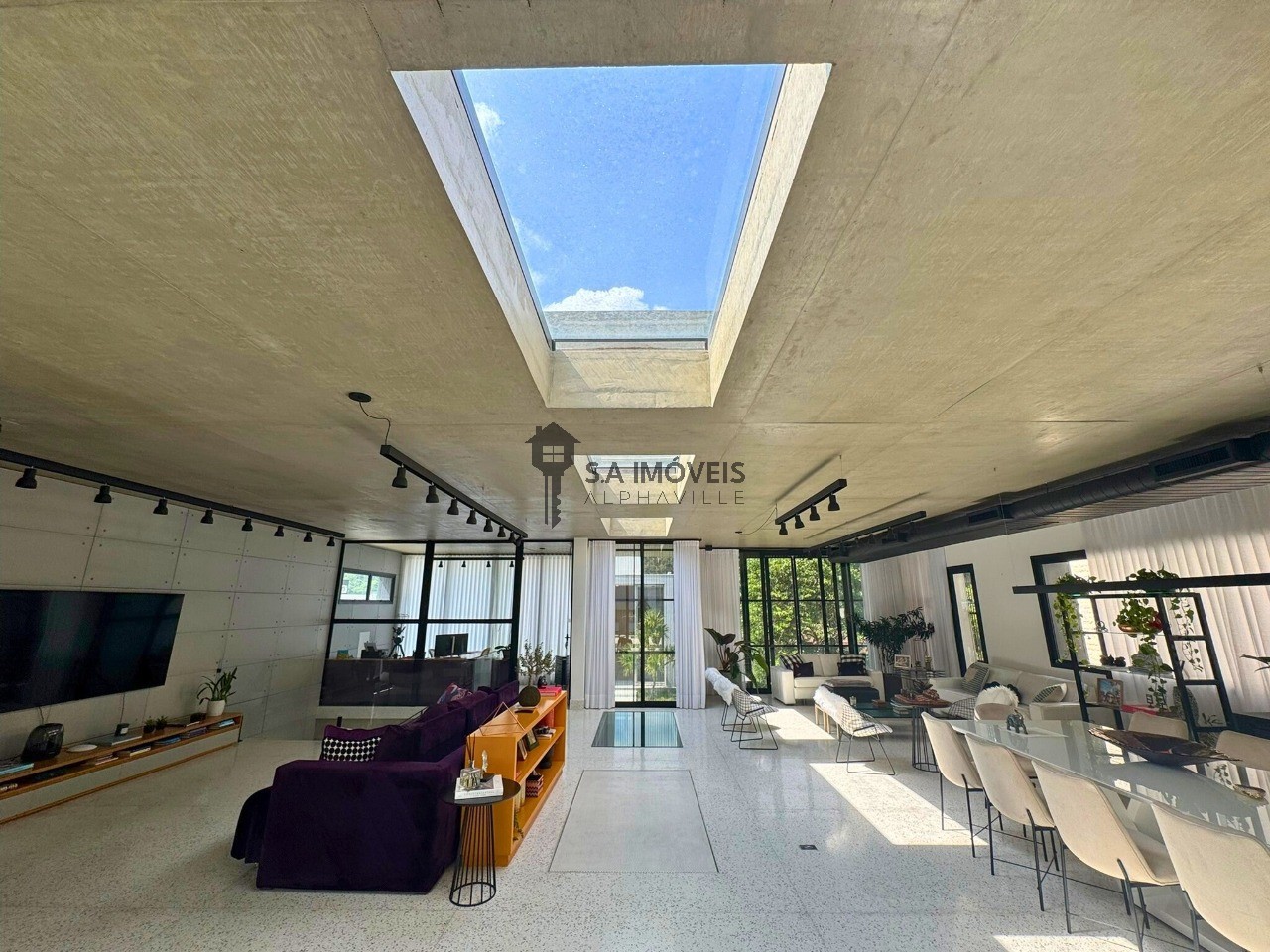 Casa de Condomínio à venda com 3 quartos, 580m² - Foto 1