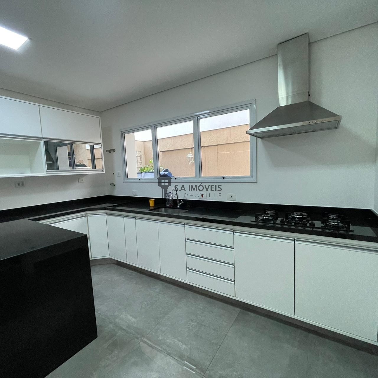 Casa de Condomínio para alugar com 4 quartos, 450m² - Foto 10