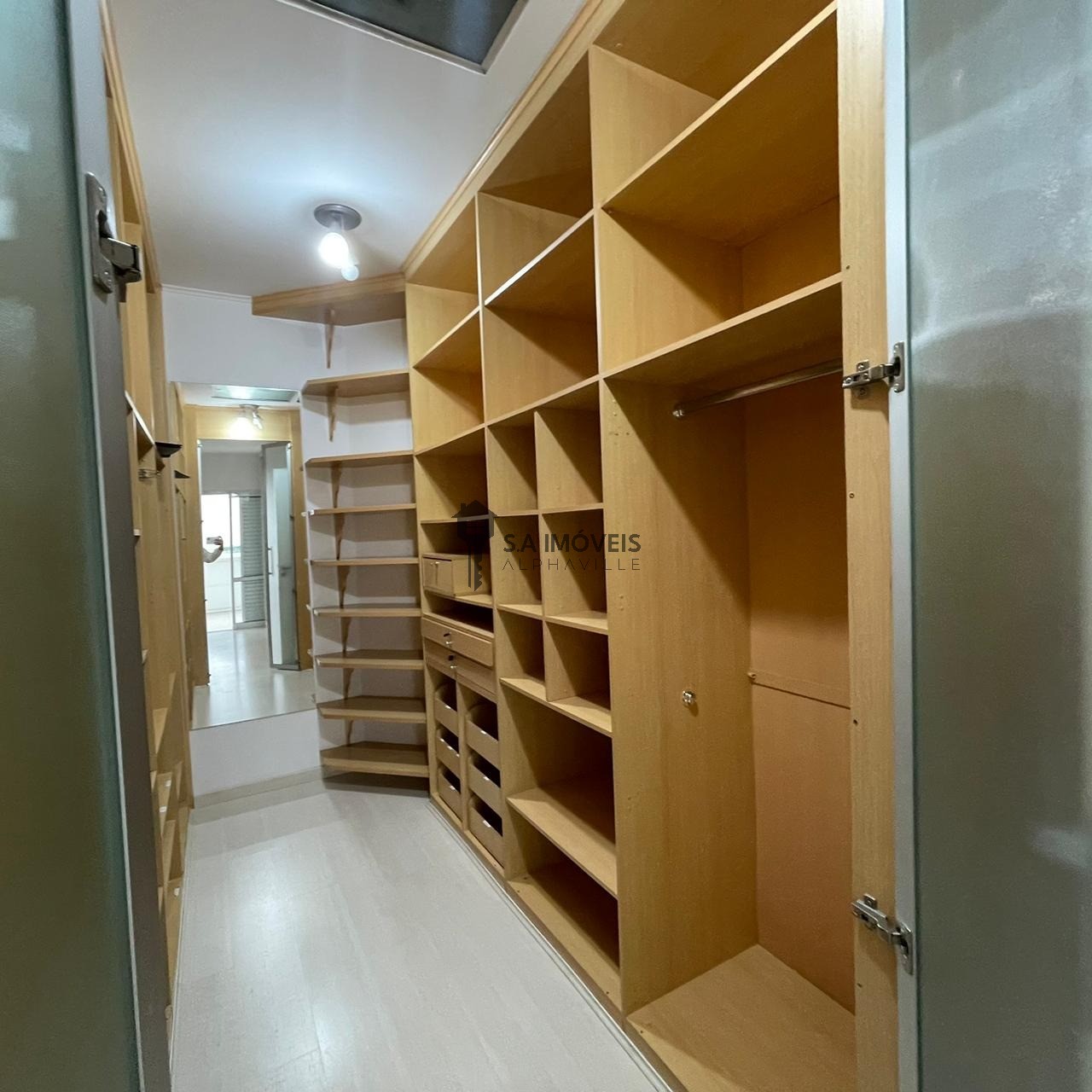 Casa de Condomínio para alugar com 4 quartos, 450m² - Foto 25