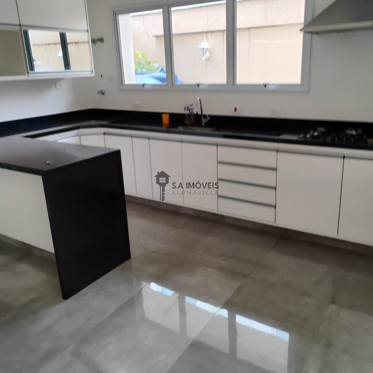 Casa de Condomínio para alugar com 4 quartos, 450m² - Foto 11