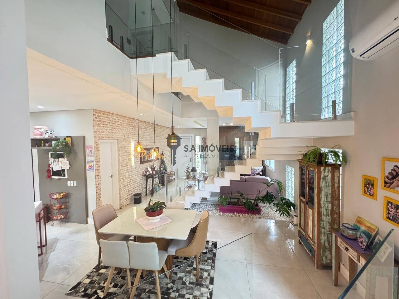 Casa, 4 quartos, 260 m² - Foto 1
