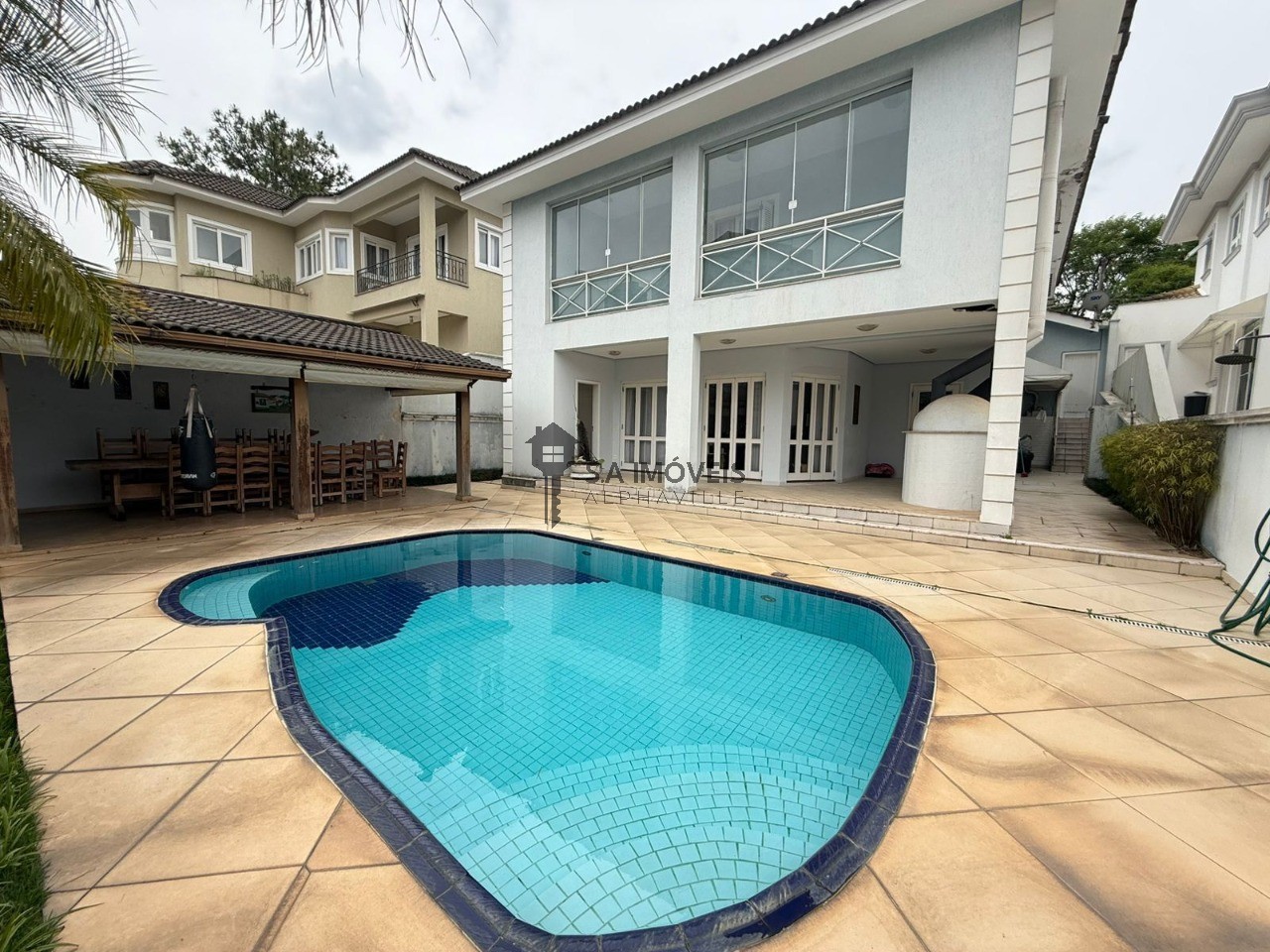 Casa, 4 quartos, 356 m² - Foto 1
