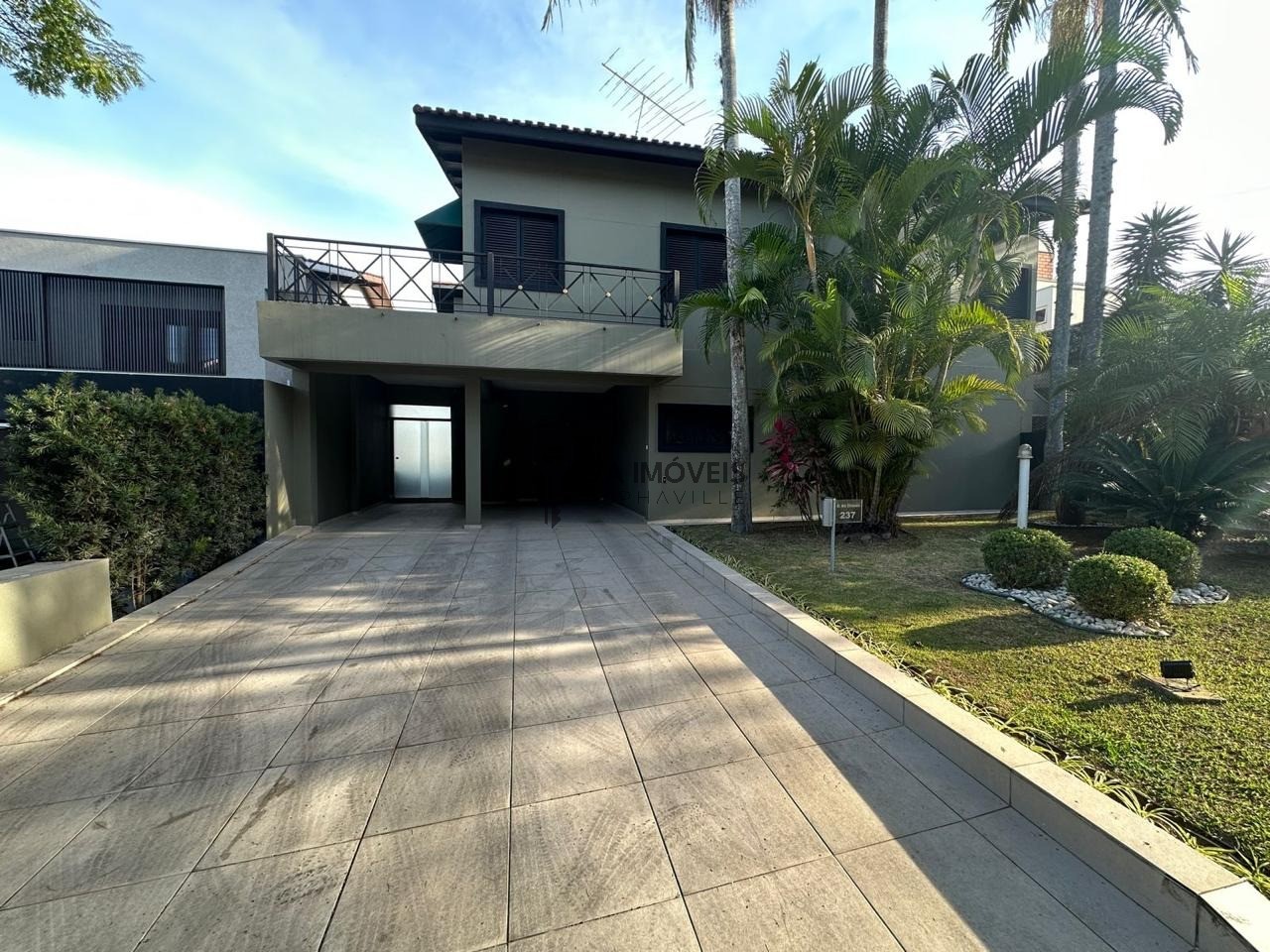 Casa, 4 quartos, 317 m² - Foto 1