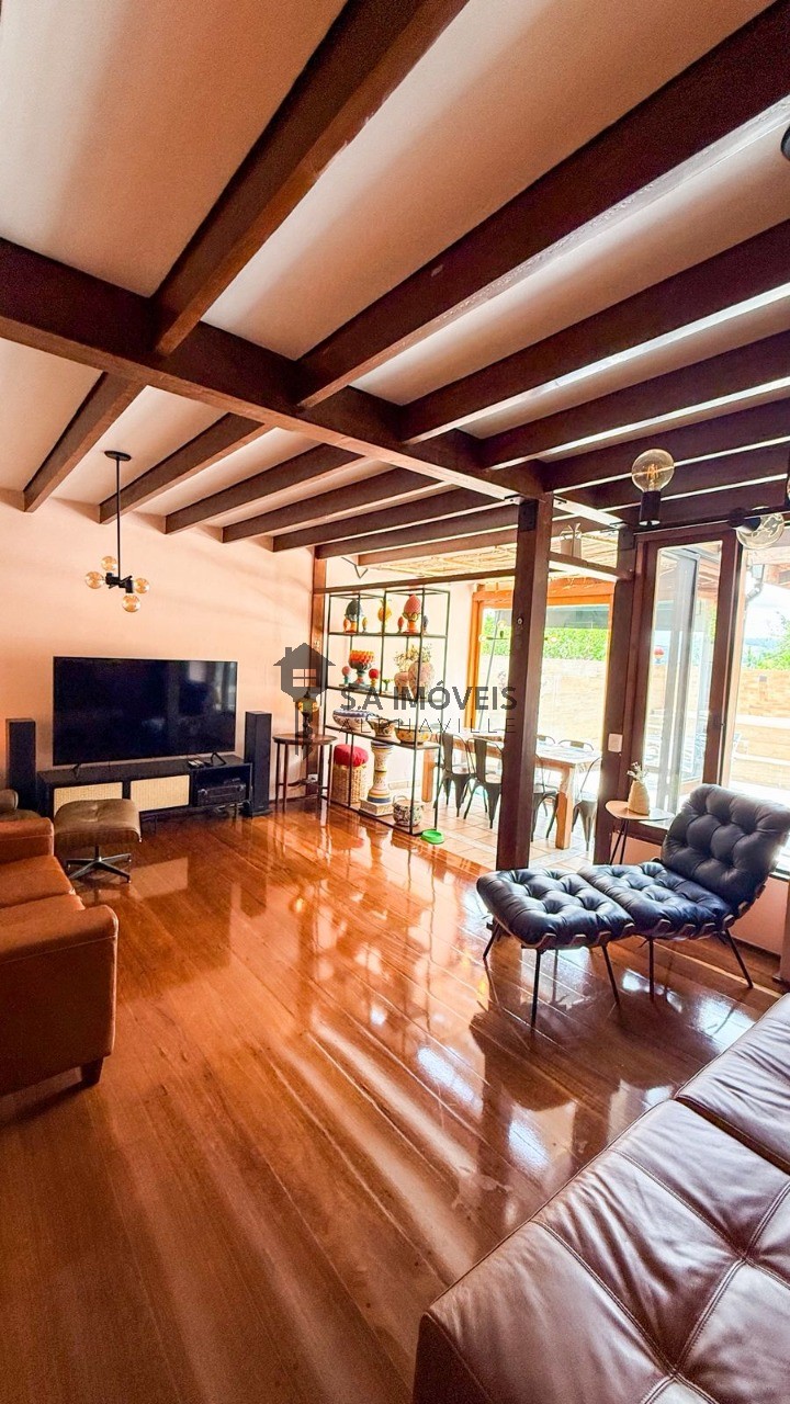 Casa, 3 quartos, 180 m² - Foto 1