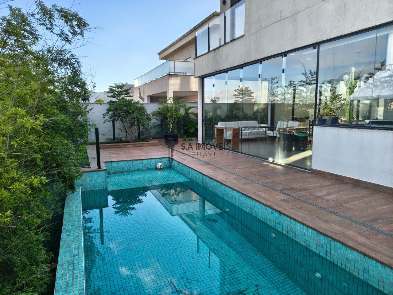 Casa, 4 quartos, 334 m² - Foto 1