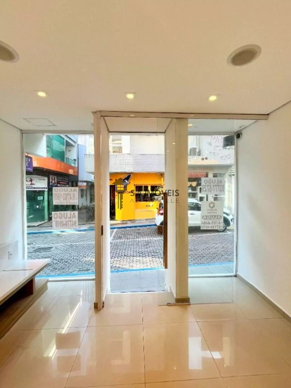 Prédio Inteiro - Foto 1
