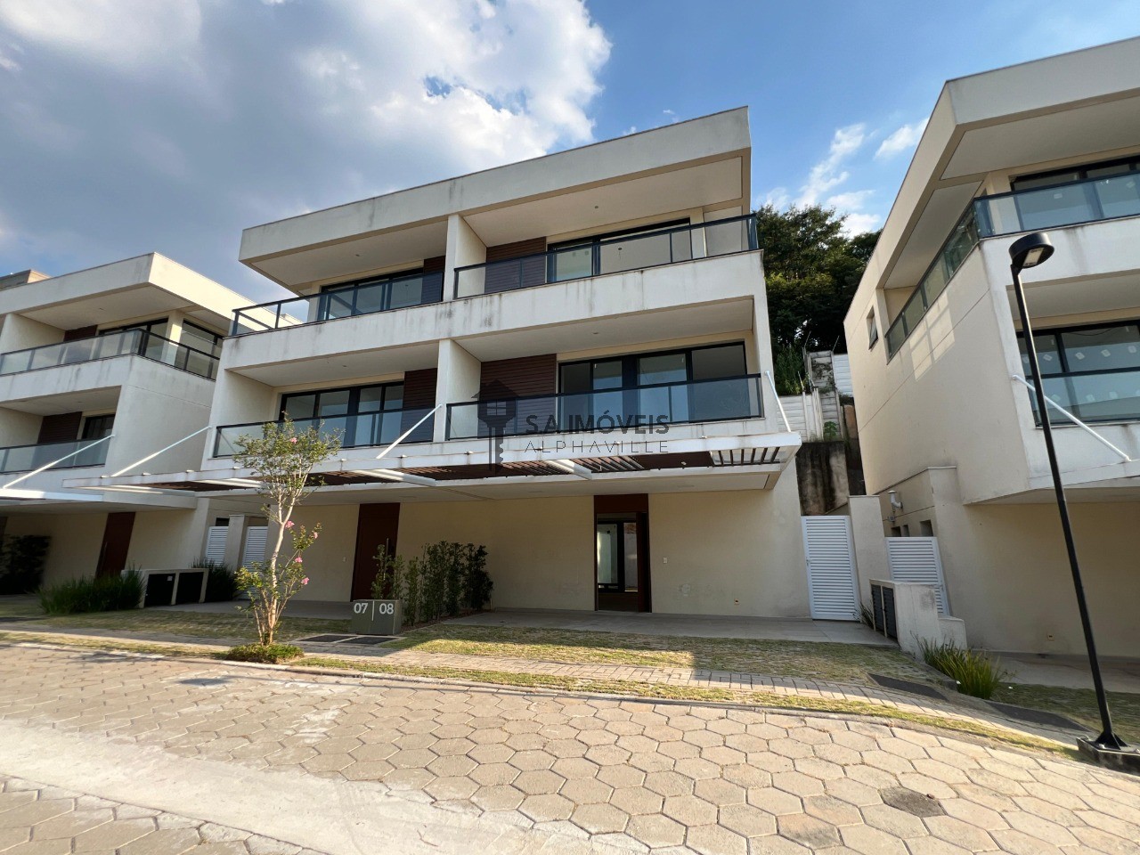 Casa, 4 quartos, 215 m² - Foto 1