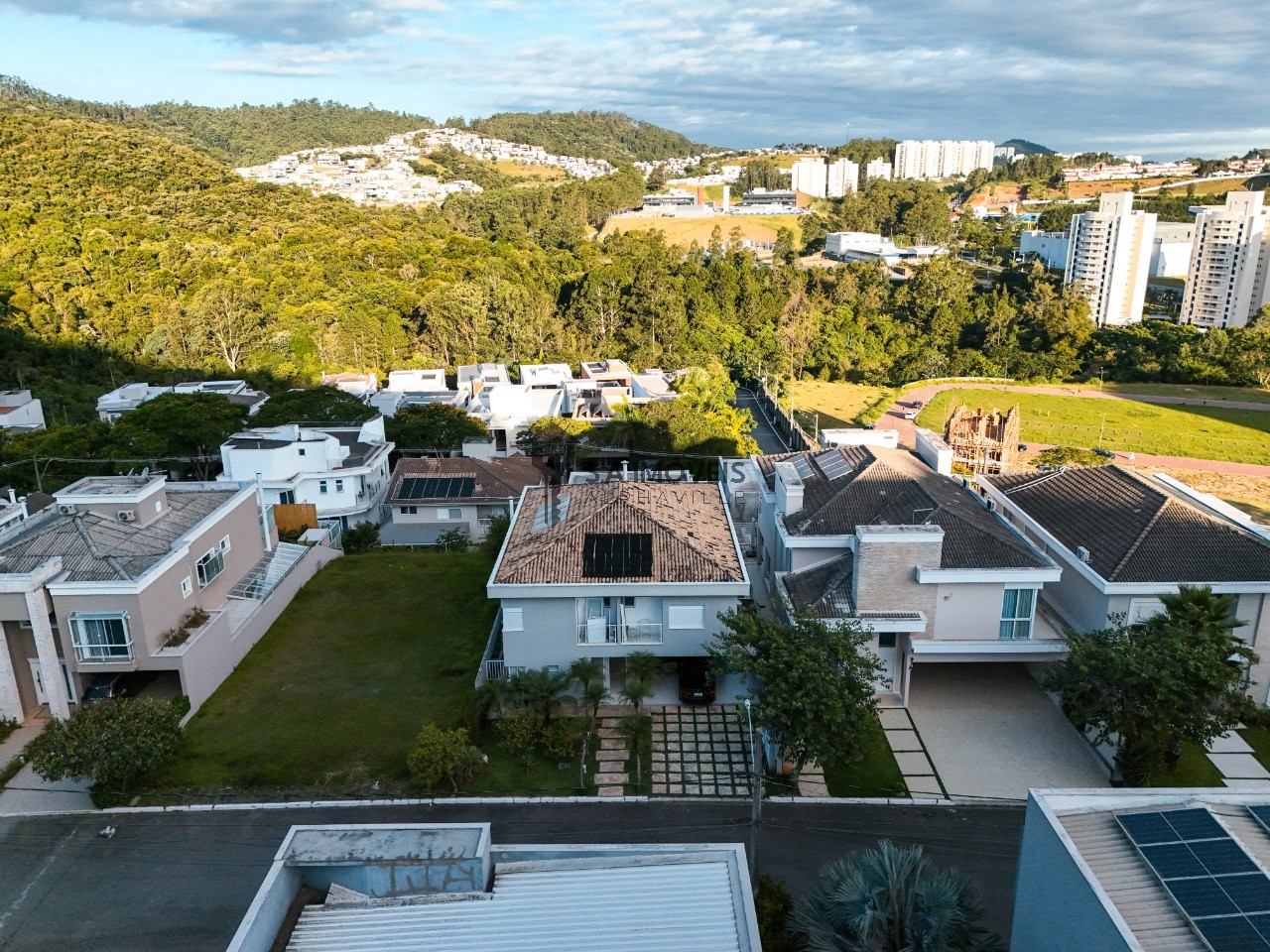 Casa, 4 quartos, 340 m² - Foto 2