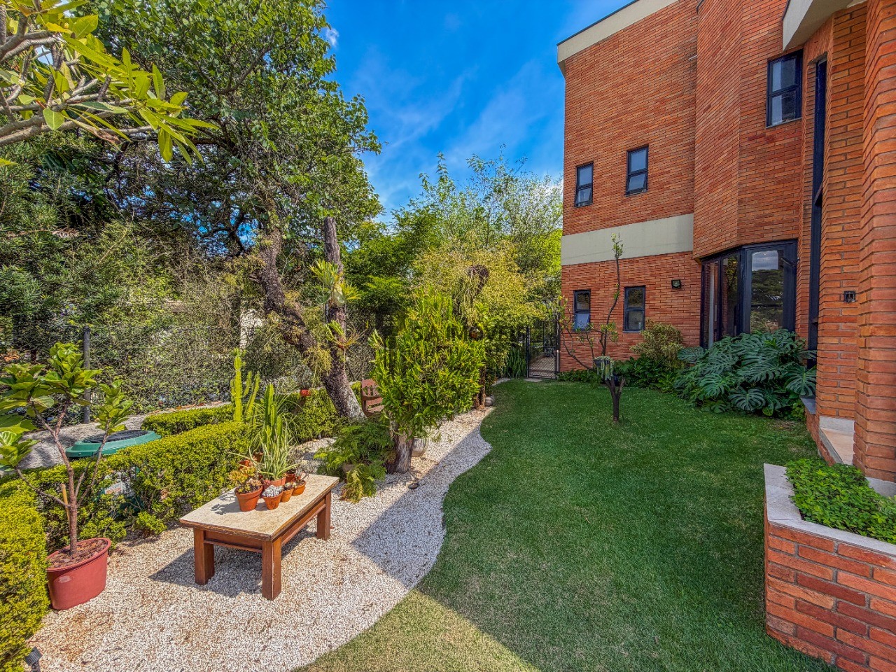 Casa, 4 quartos, 349 m² - Foto 3