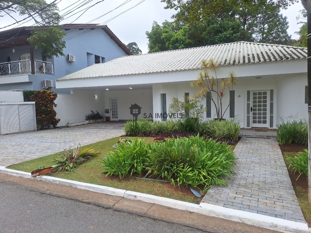 Casa, 4 quartos, 281 m² - Foto 1