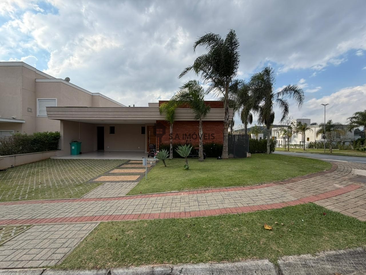 Casa, 3 quartos, 244 m² - Foto 1