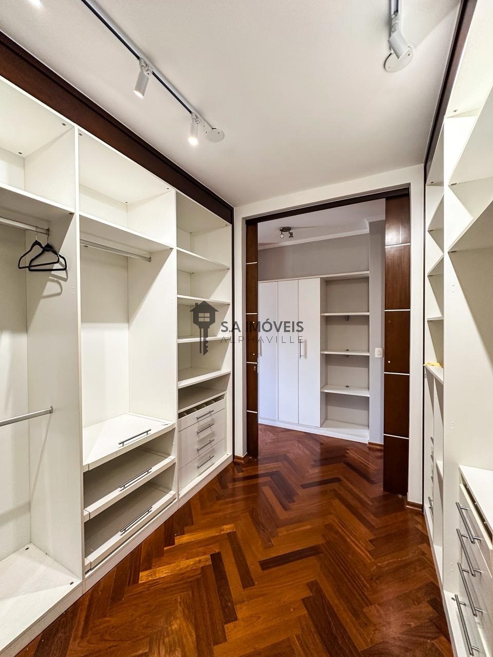 Casa, 4 quartos, 329 m² - Foto 37