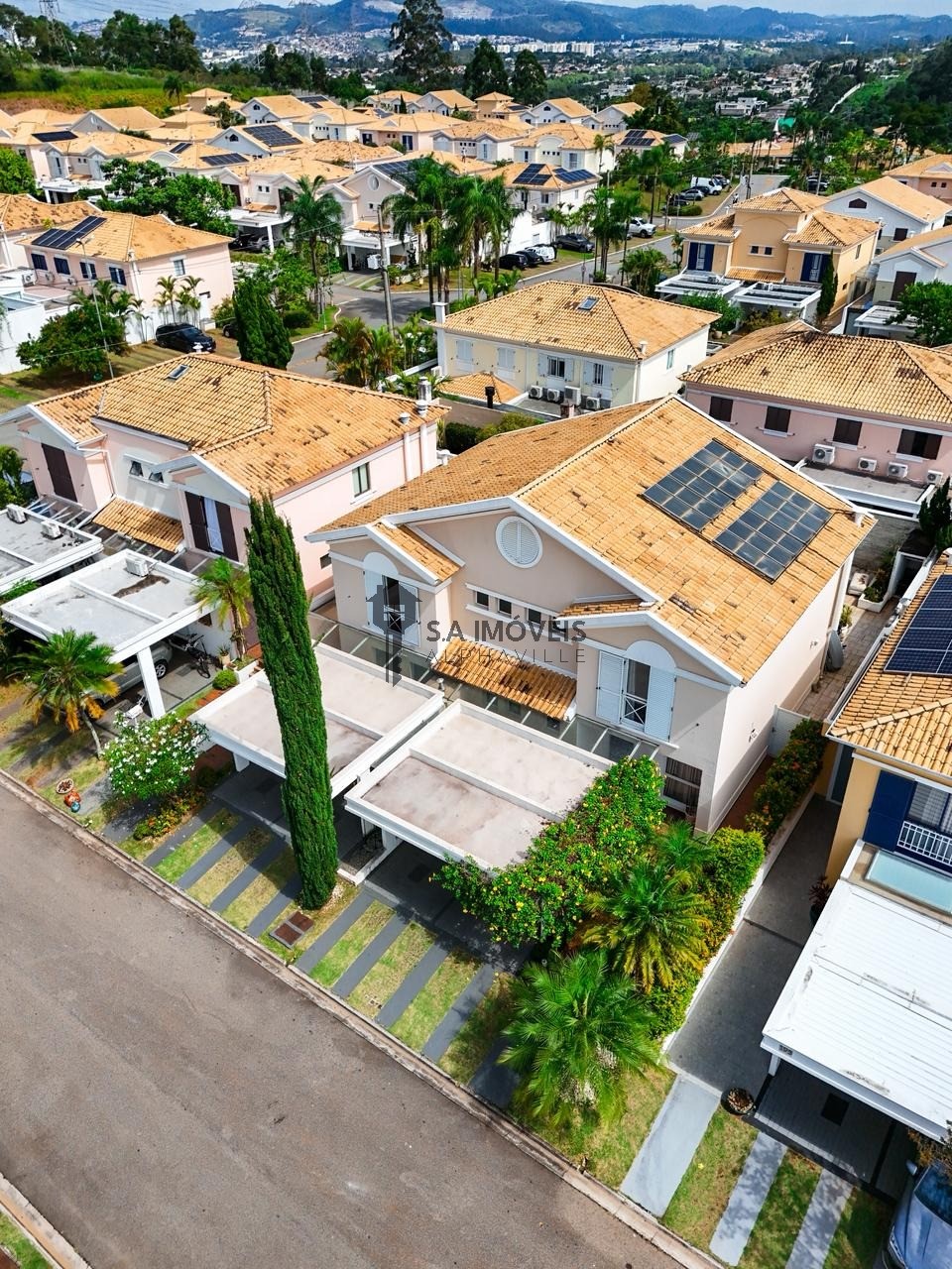 Casa, 4 quartos, 329 m² - Foto 2