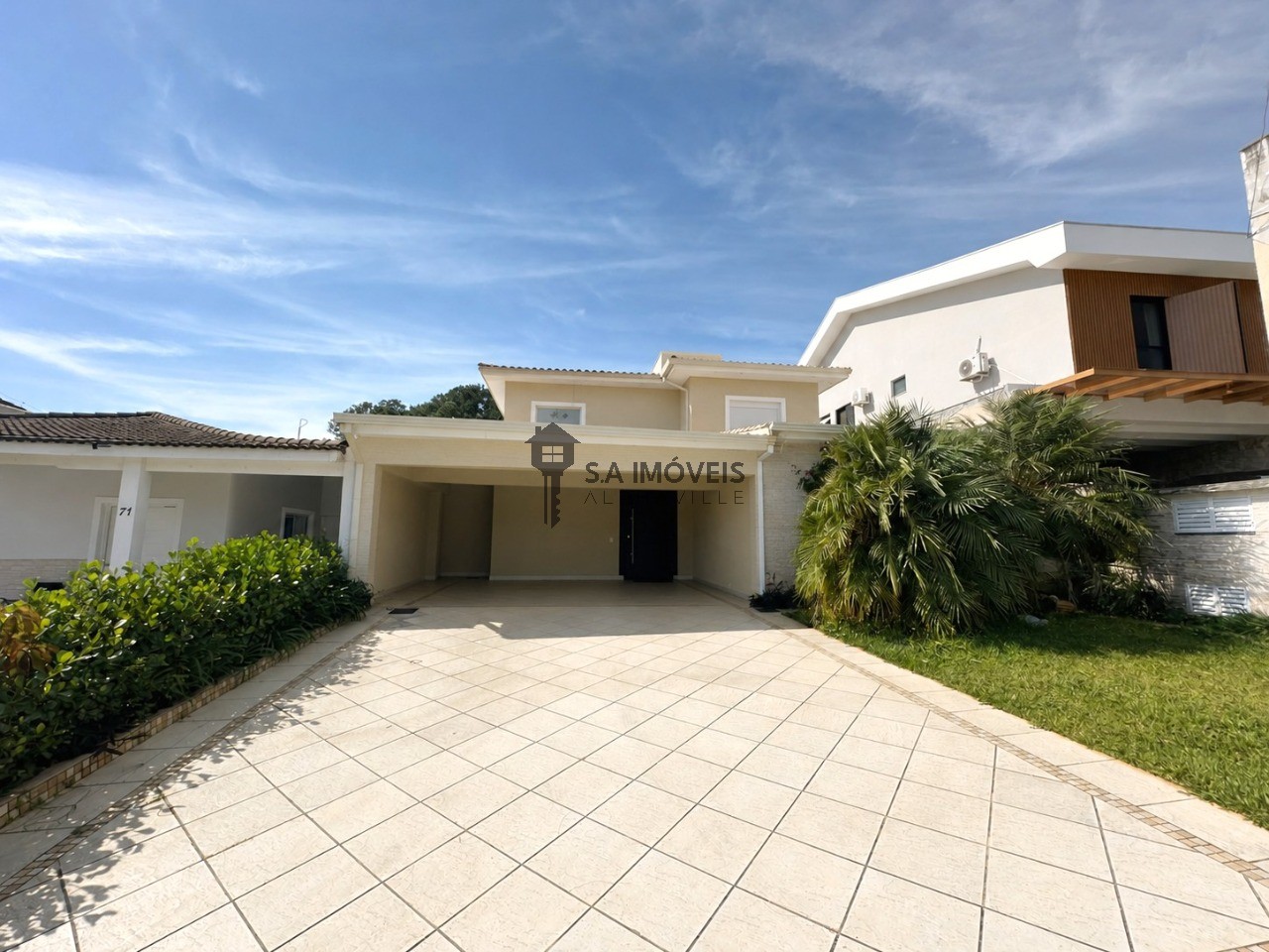 Casa, 4 quartos, 329 m² - Foto 1