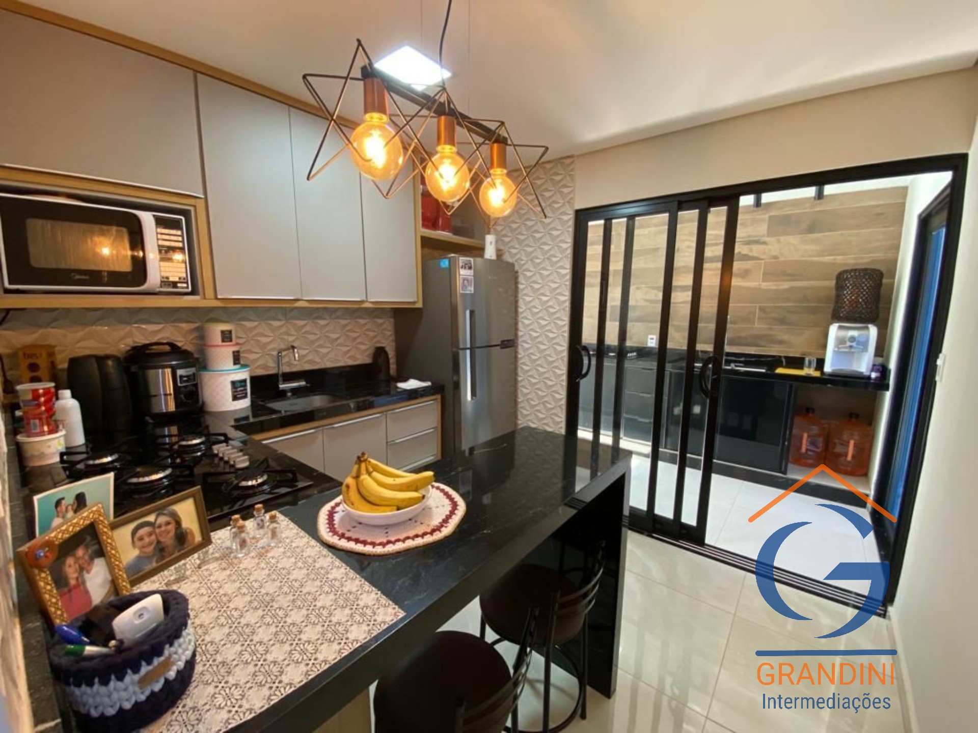 Casa à venda com 3 quartos, 200m² - Foto 11