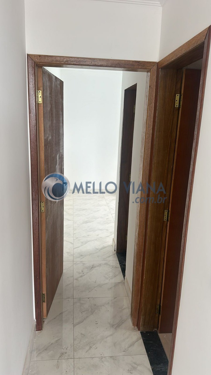 Casa à venda com 2 quartos, 75m² - Foto 4