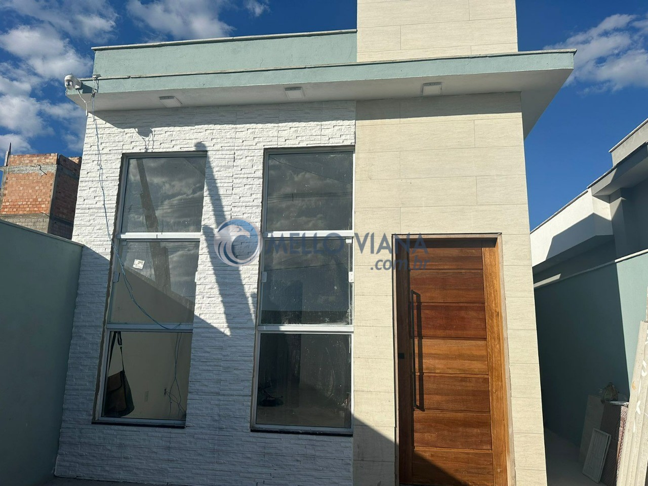 Casa à venda com 2 quartos, 75m² - Foto 1