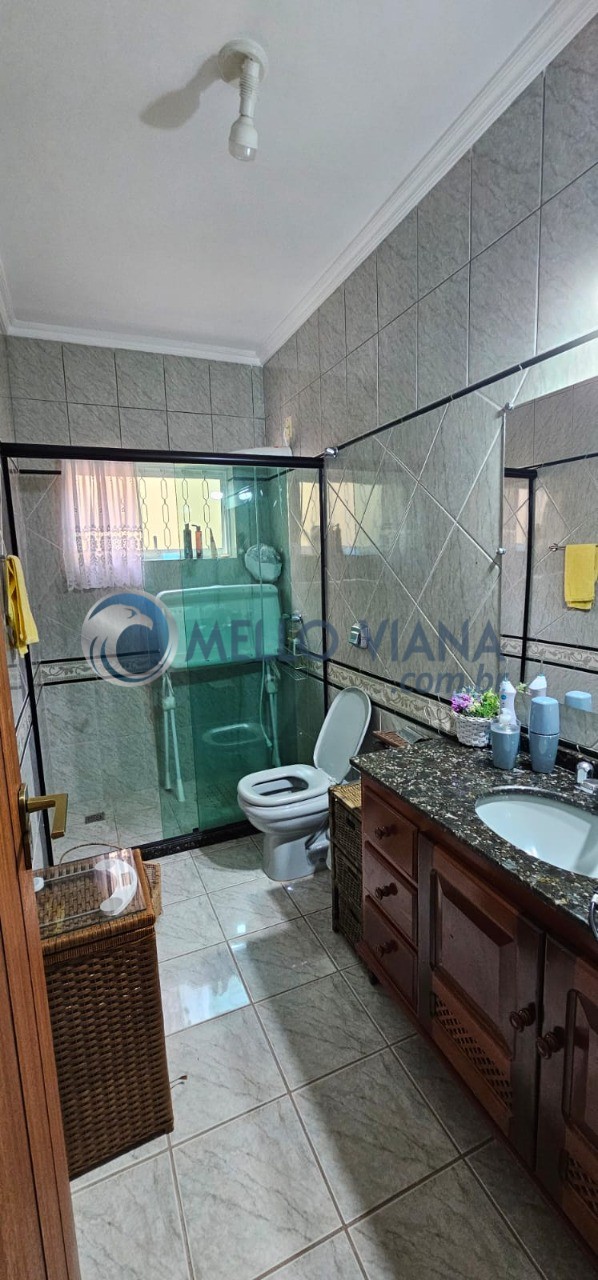 Casa à venda com 3 quartos, 227m² - Foto 2