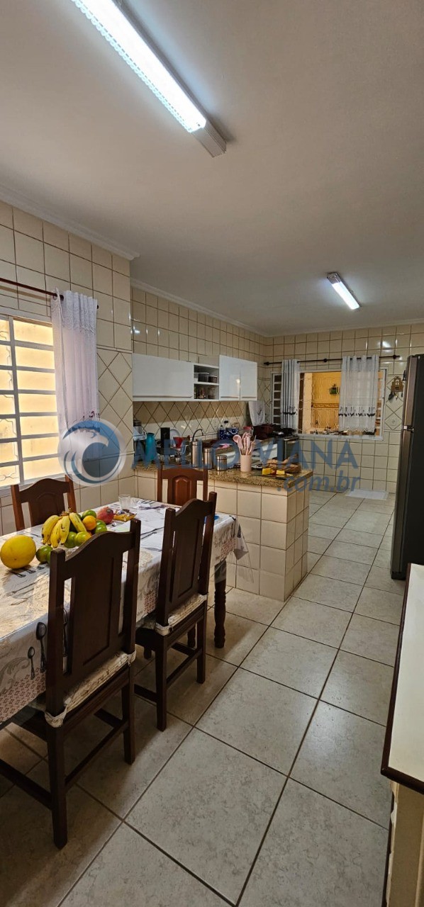 Casa à venda com 3 quartos, 227m² - Foto 7