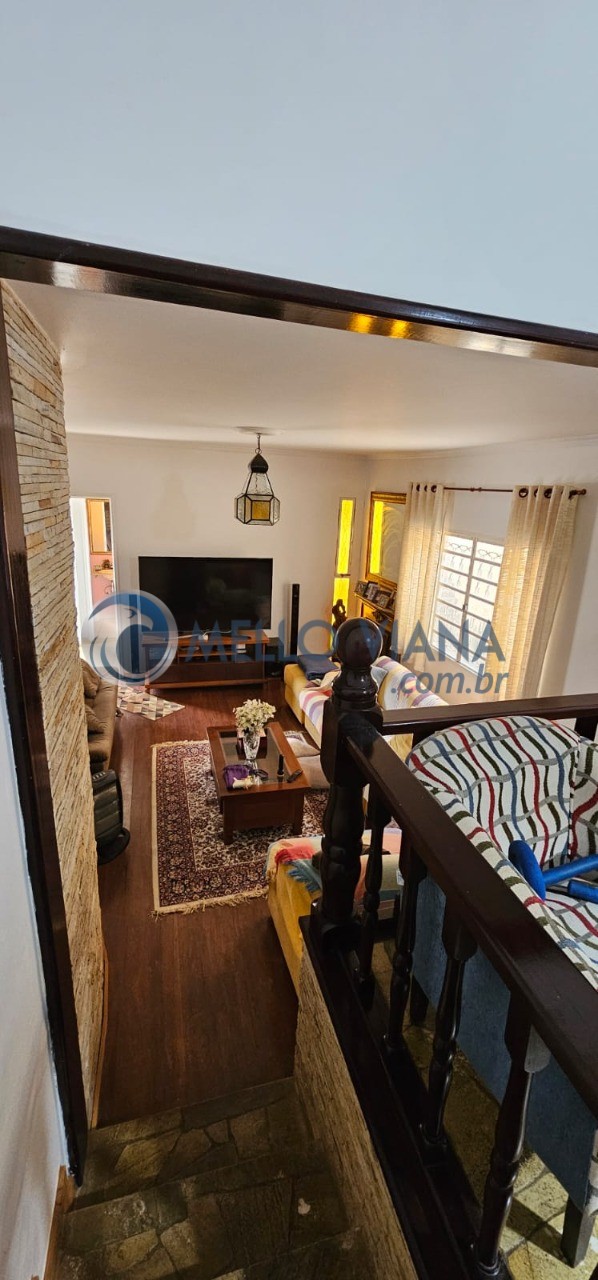 Casa à venda com 3 quartos, 227m² - Foto 4