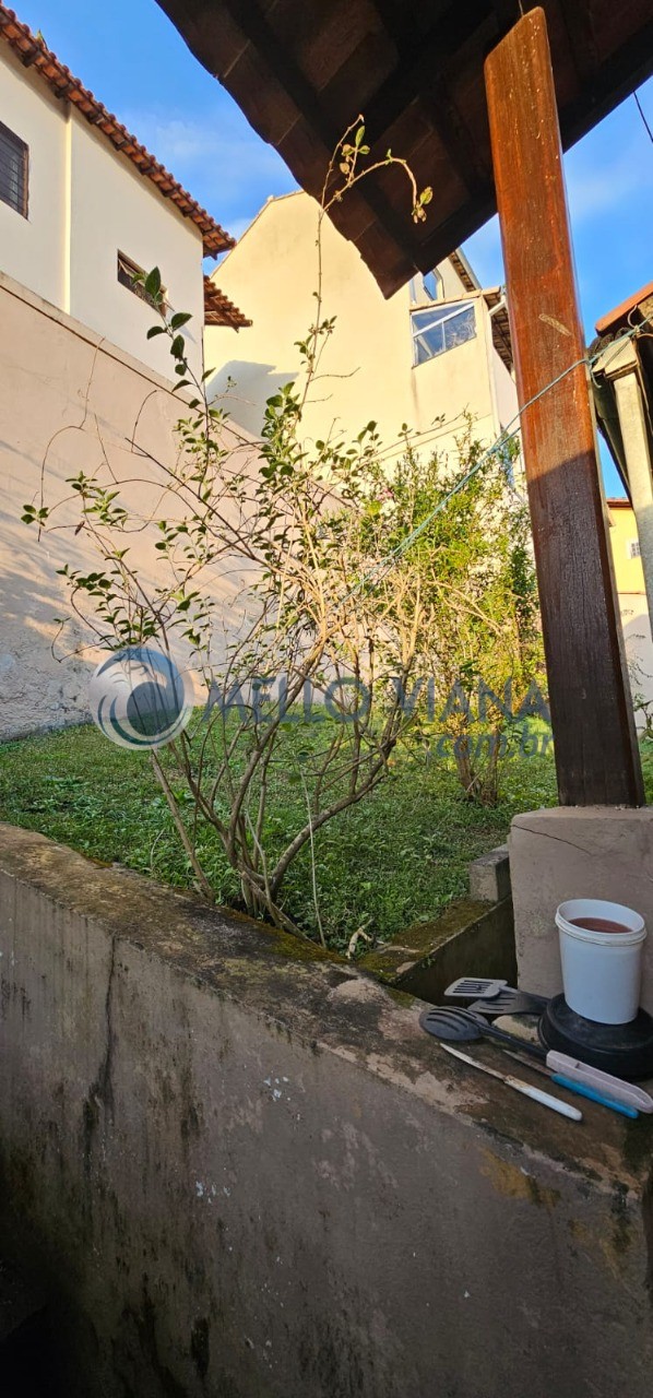 Casa à venda com 2 quartos, 72m² - Foto 14