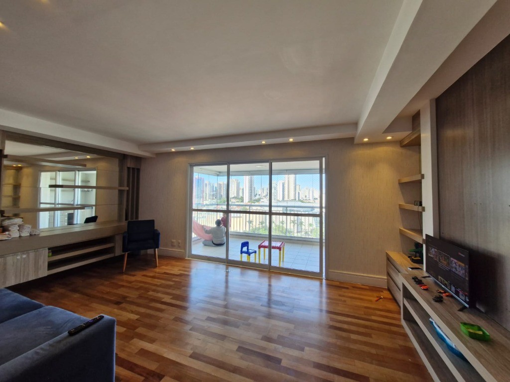 Apartamento à venda com 3 quartos, 110m² - Foto 1
