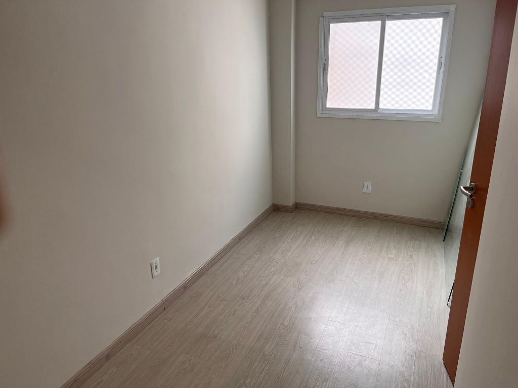 Apartamento à venda com 2 quartos, 96m² - Foto 4
