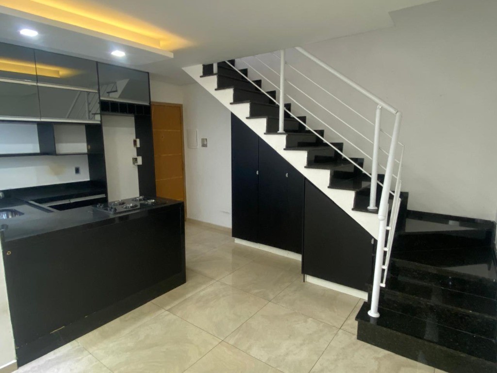 Cobertura à venda com 2 quartos, 90m² - Foto 1