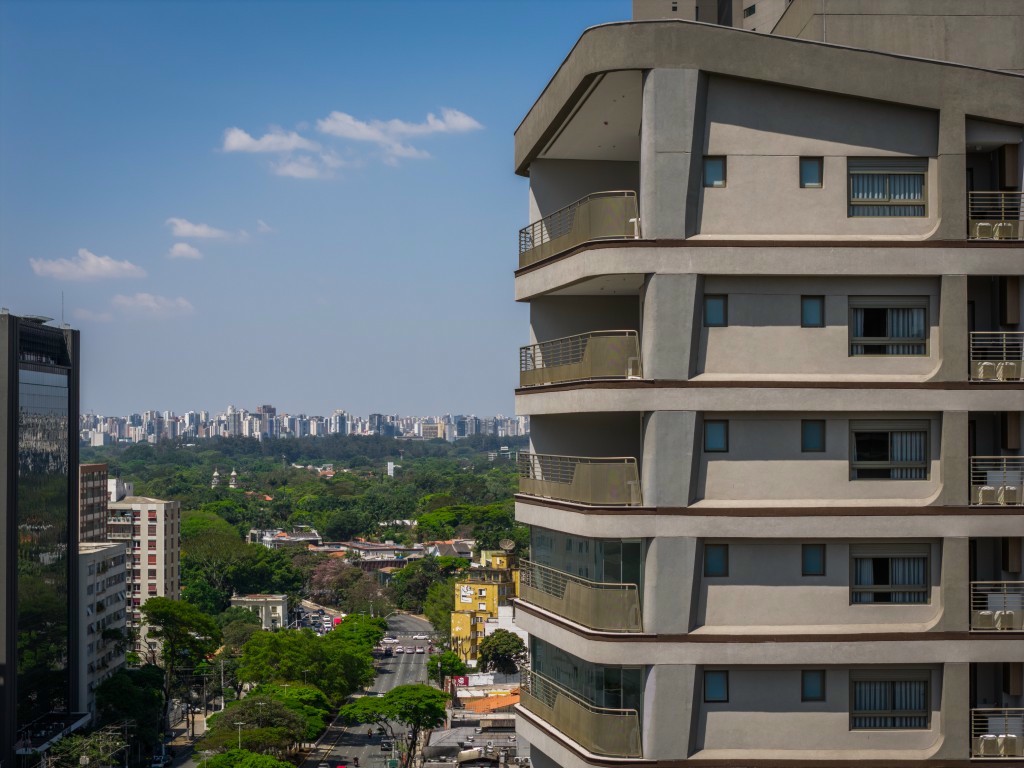 Apartamento à venda em Pinheiros, SP - 2 quartos, 2 suítes, 3 banheiros e 2 vagas de garagem - 105 m² - Condomínio Aero Design by Pininfarina.